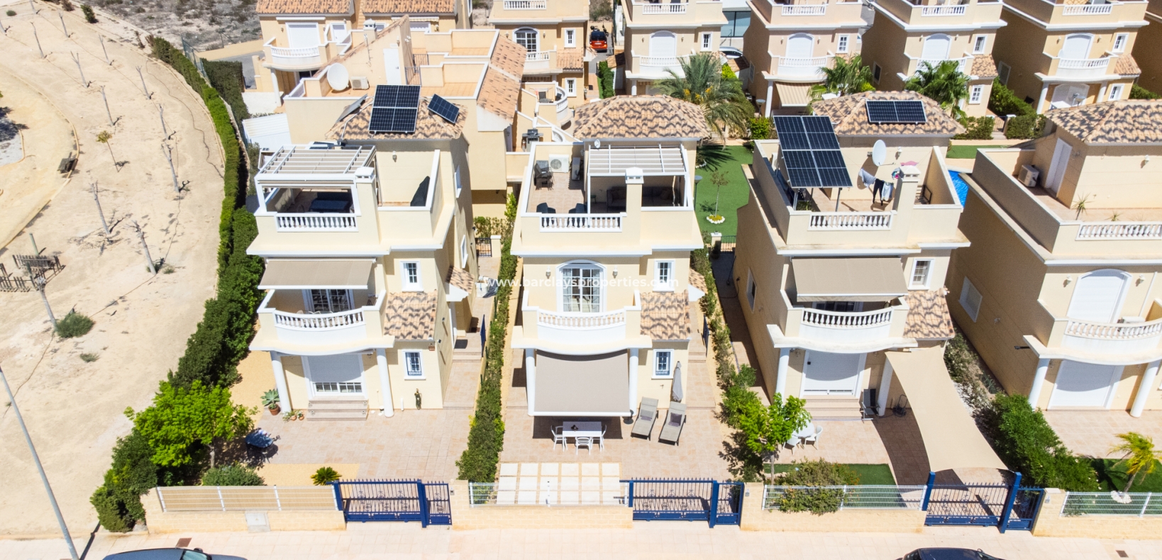 Wederverkoop - Vrijstaande Villa - Urb. La Marina