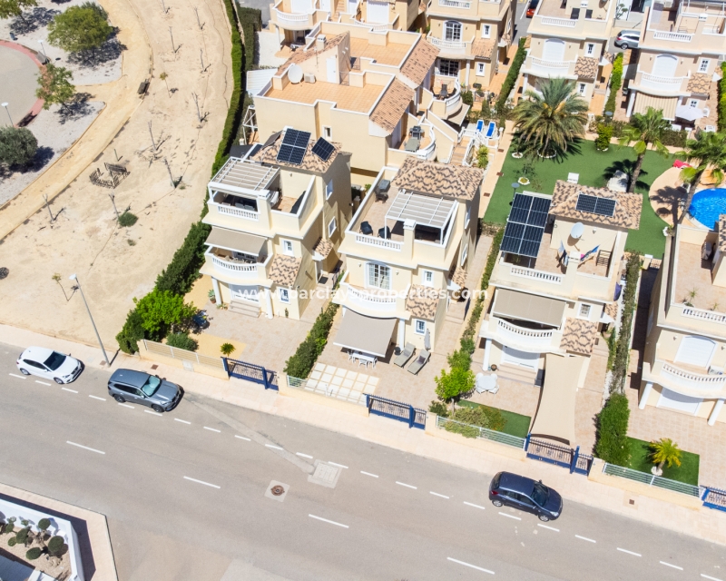 Wederverkoop - Vrijstaande Villa - Urb. La Marina