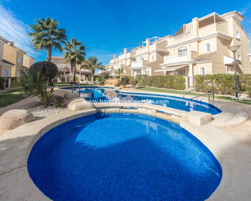 Wederverkoop - Vrijstaande Villa - Urb. La Marina