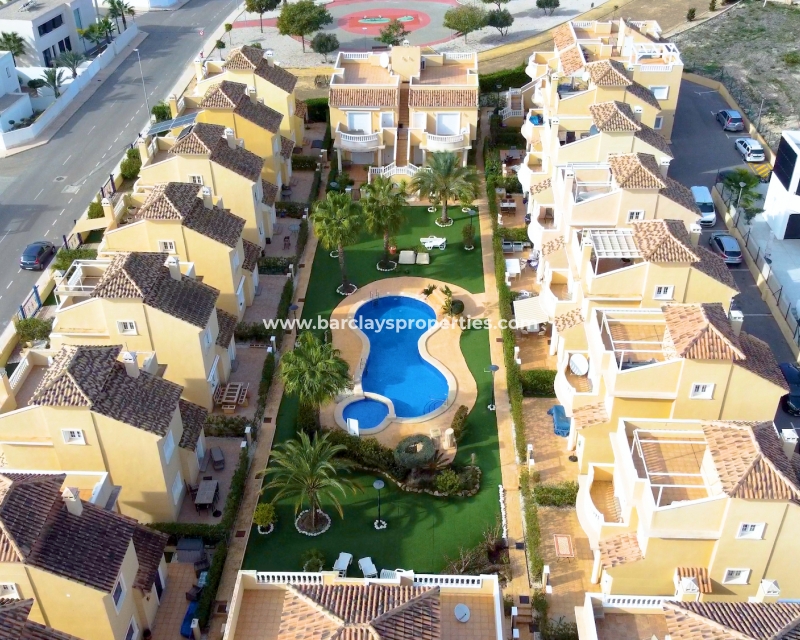 Wederverkoop - Vrijstaande Villa - Urb. La Marina