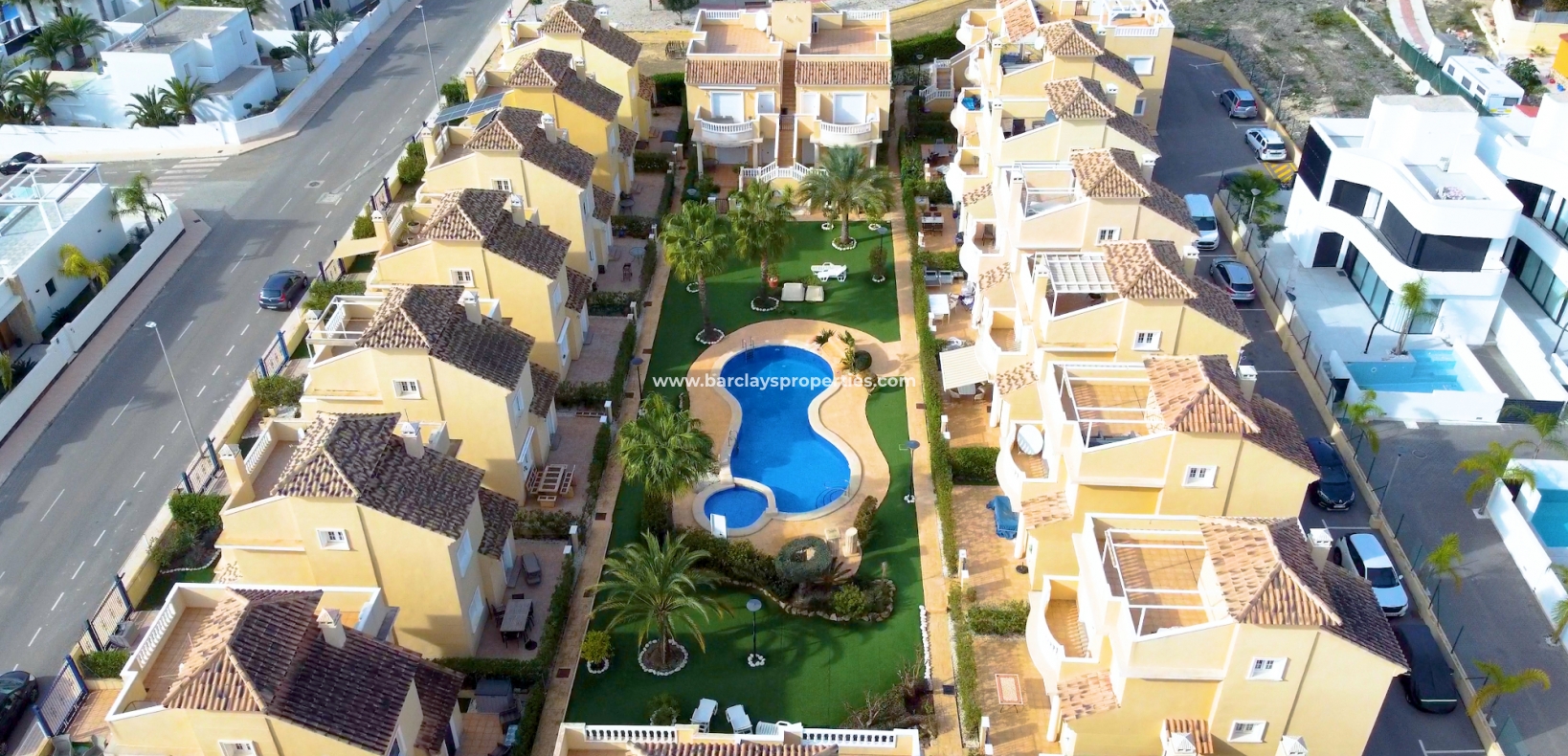 Wederverkoop - Vrijstaande Villa - Urb. La Marina