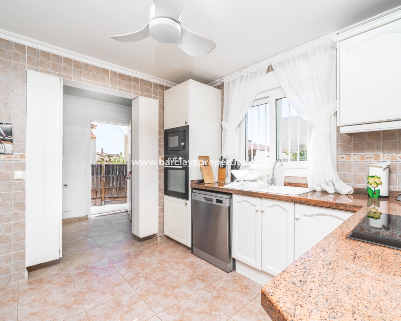 Wederverkoop - Vrijstaande Villa - Urb. La Marina