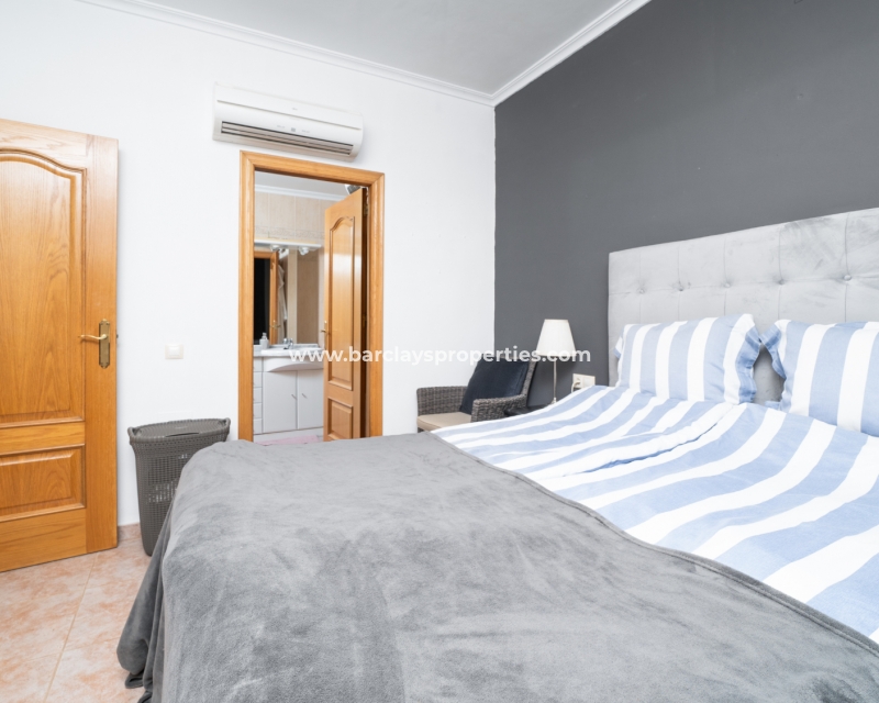 Wederverkoop - Vrijstaande Villa - Urb. La Marina