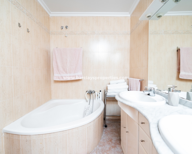 Wederverkoop - Vrijstaande Villa - Urb. La Marina