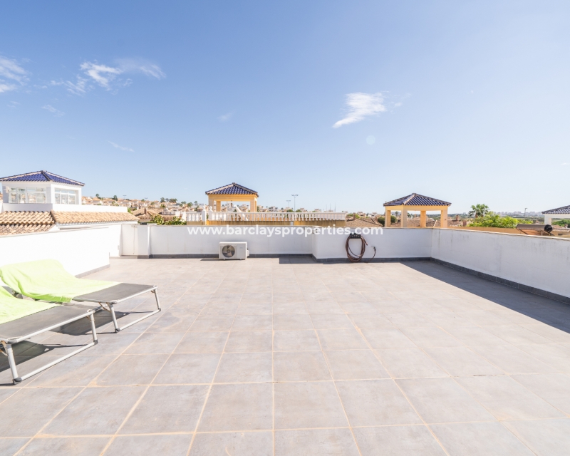 Wederverkoop - Vrijstaande Villa - Urb. La Marina