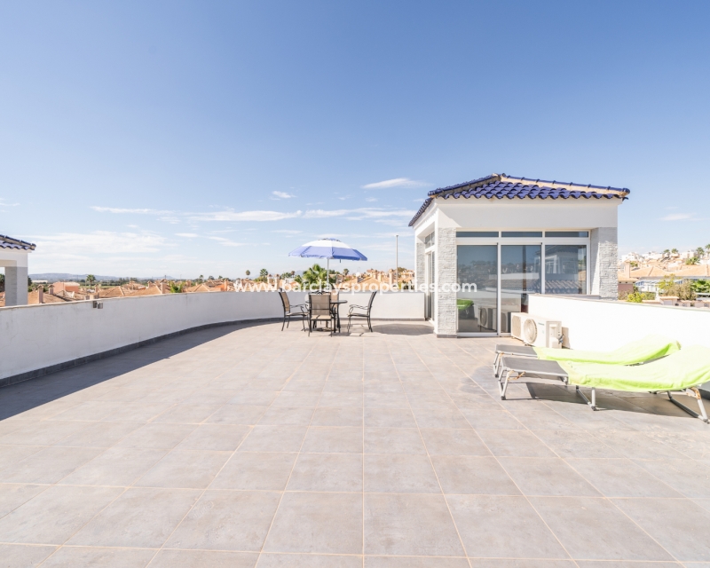 Wederverkoop - Vrijstaande Villa - Urb. La Marina