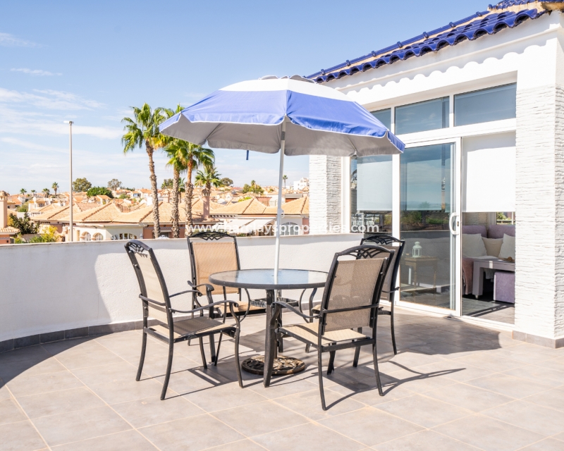 Wederverkoop - Vrijstaande Villa - Urb. La Marina