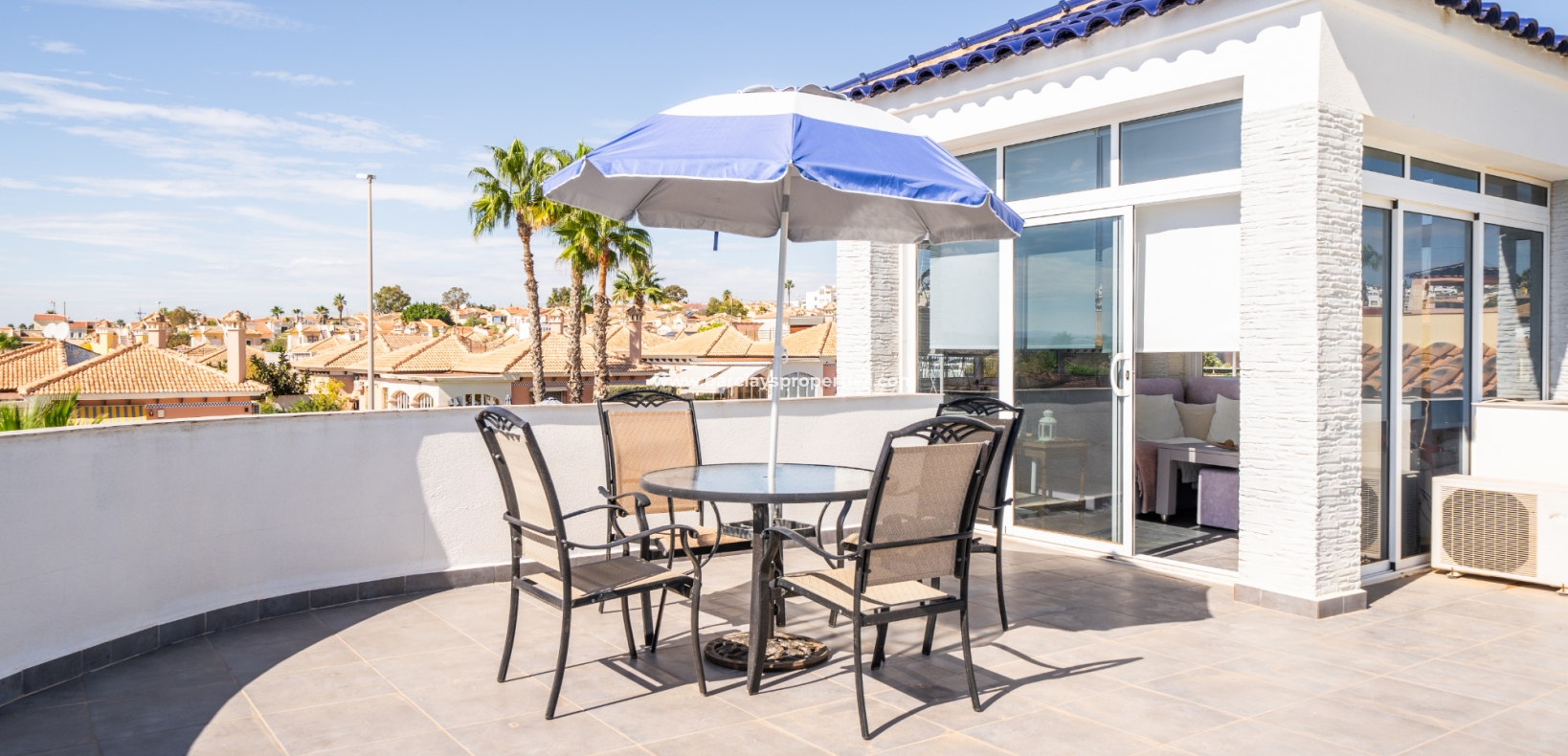 Wederverkoop - Vrijstaande Villa - Urb. La Marina