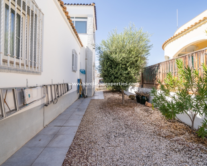 Wederverkoop - Vrijstaande Villa - Urb. La Marina