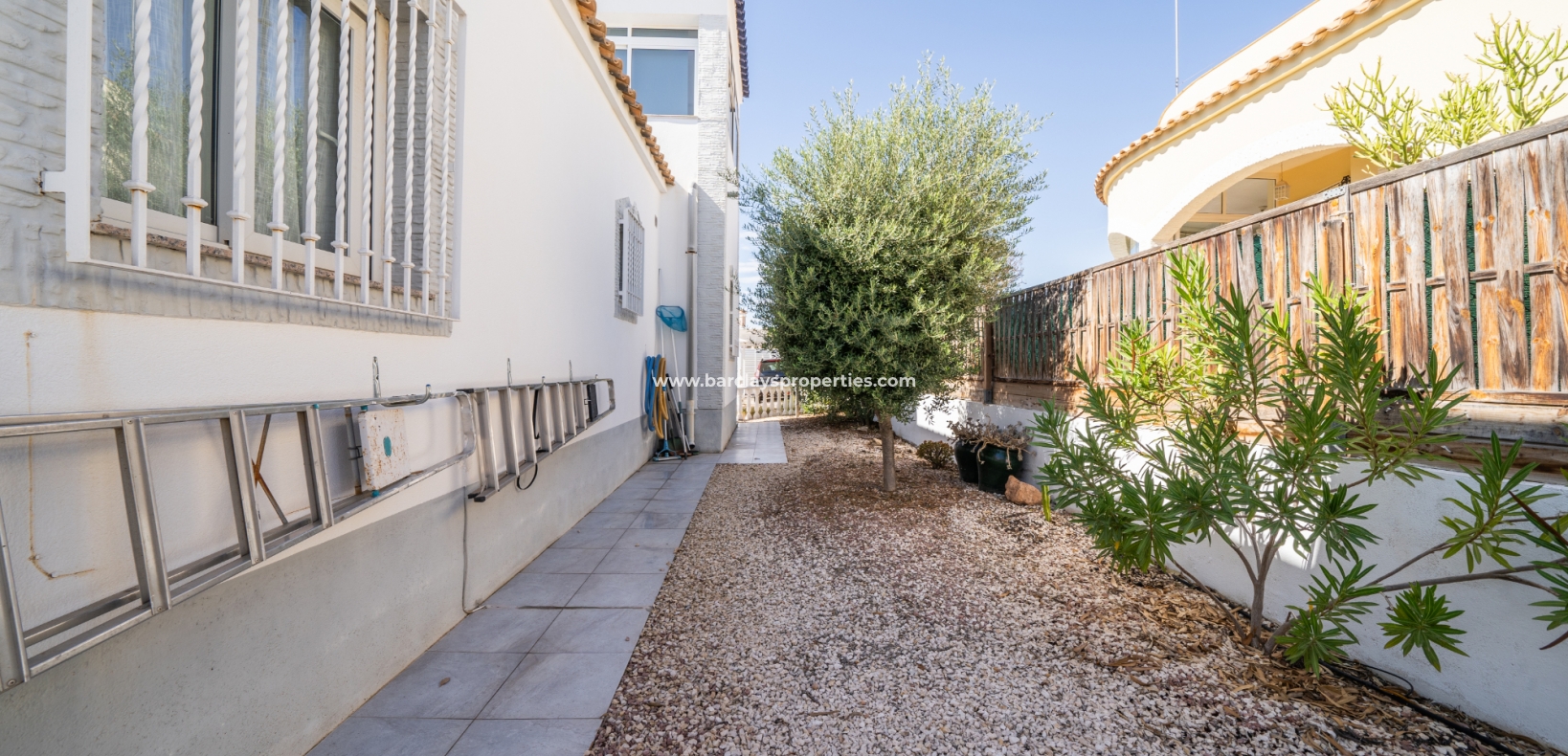 Wederverkoop - Vrijstaande Villa - Urb. La Marina