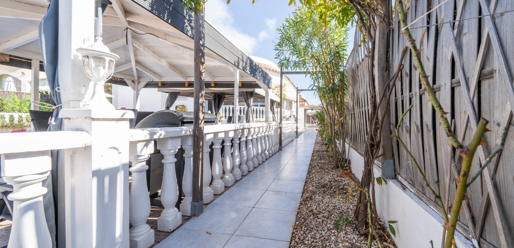 Wederverkoop - Vrijstaande Villa - Urb. La Marina