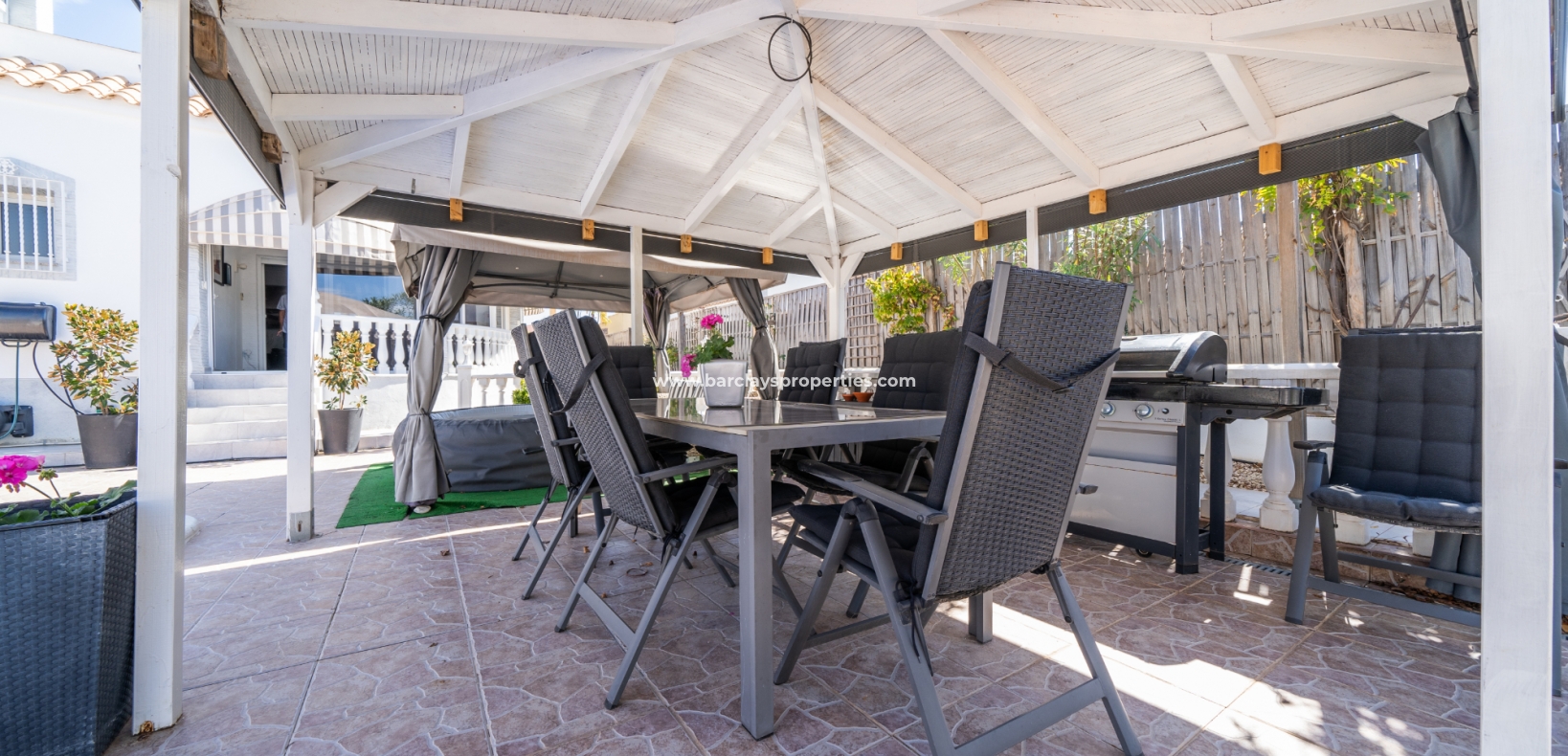 Wederverkoop - Vrijstaande Villa - Urb. La Marina