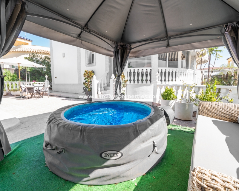 Wederverkoop - Vrijstaande Villa - Urb. La Marina