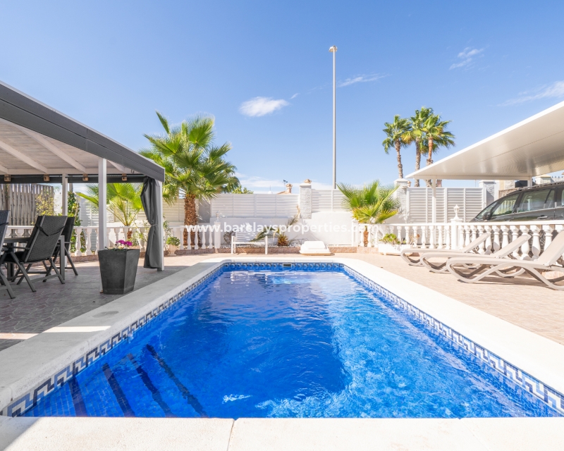 Wederverkoop - Vrijstaande Villa - Urb. La Marina