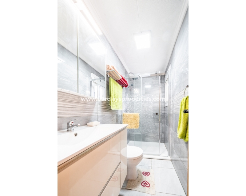 Wederverkoop - Vrijstaande Villa - Urb. La Marina