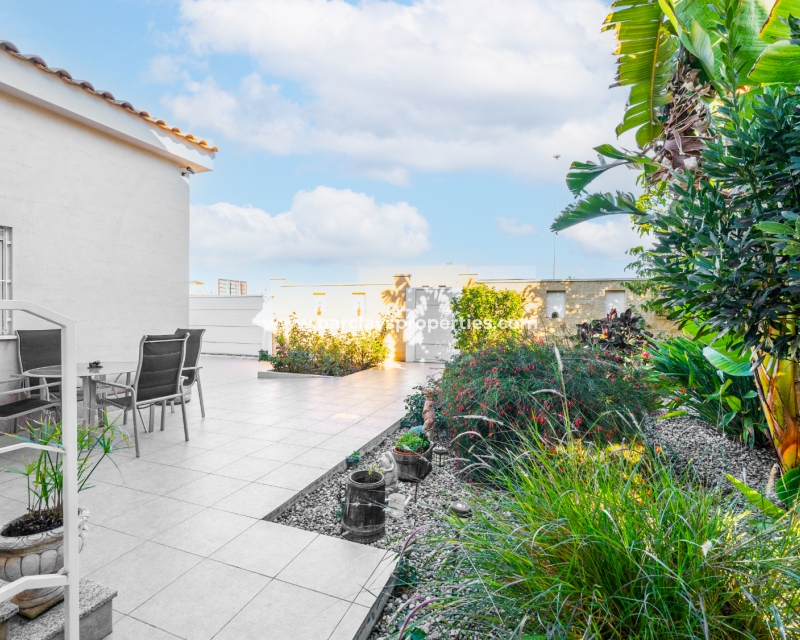 Wederverkoop - Vrijstaande Villa - Urb. La Marina