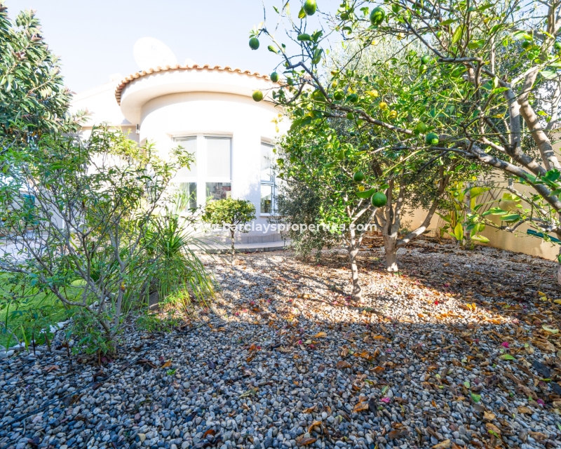 Wederverkoop - Vrijstaande Villa - Urb. La Marina