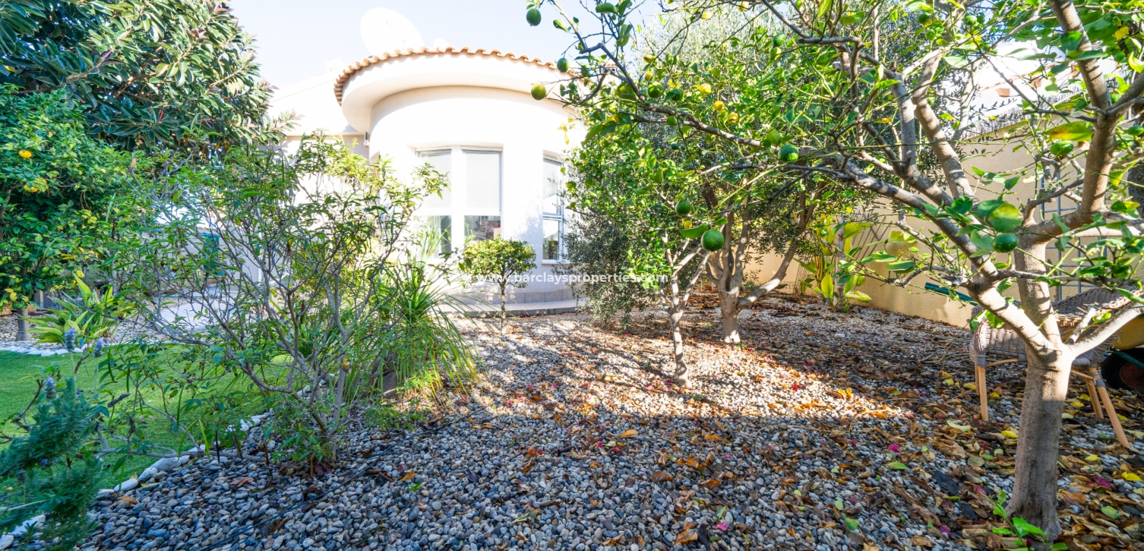 Wederverkoop - Vrijstaande Villa - Urb. La Marina