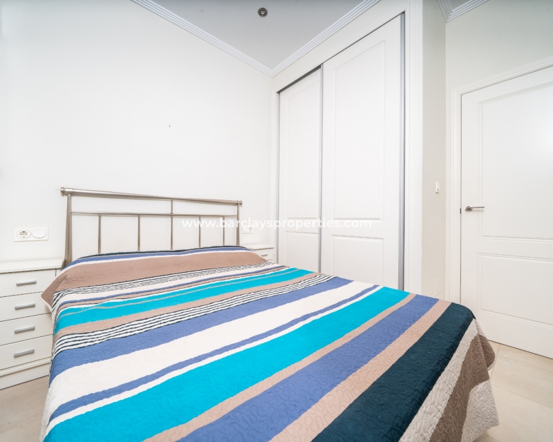 Wederverkoop - Vrijstaande Villa - Urb. La Marina