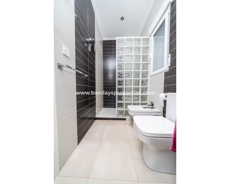 Wederverkoop - Vrijstaande Villa - Urb. La Marina