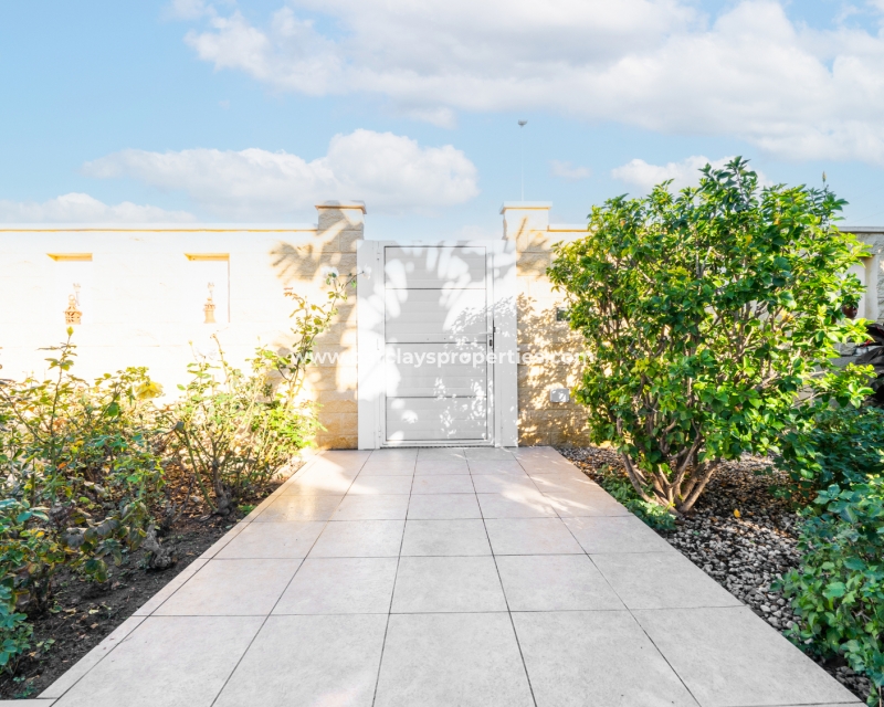 Wederverkoop - Vrijstaande Villa - Urb. La Marina