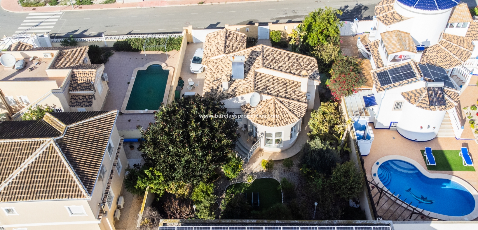 Wederverkoop - Vrijstaande Villa - Urb. La Marina