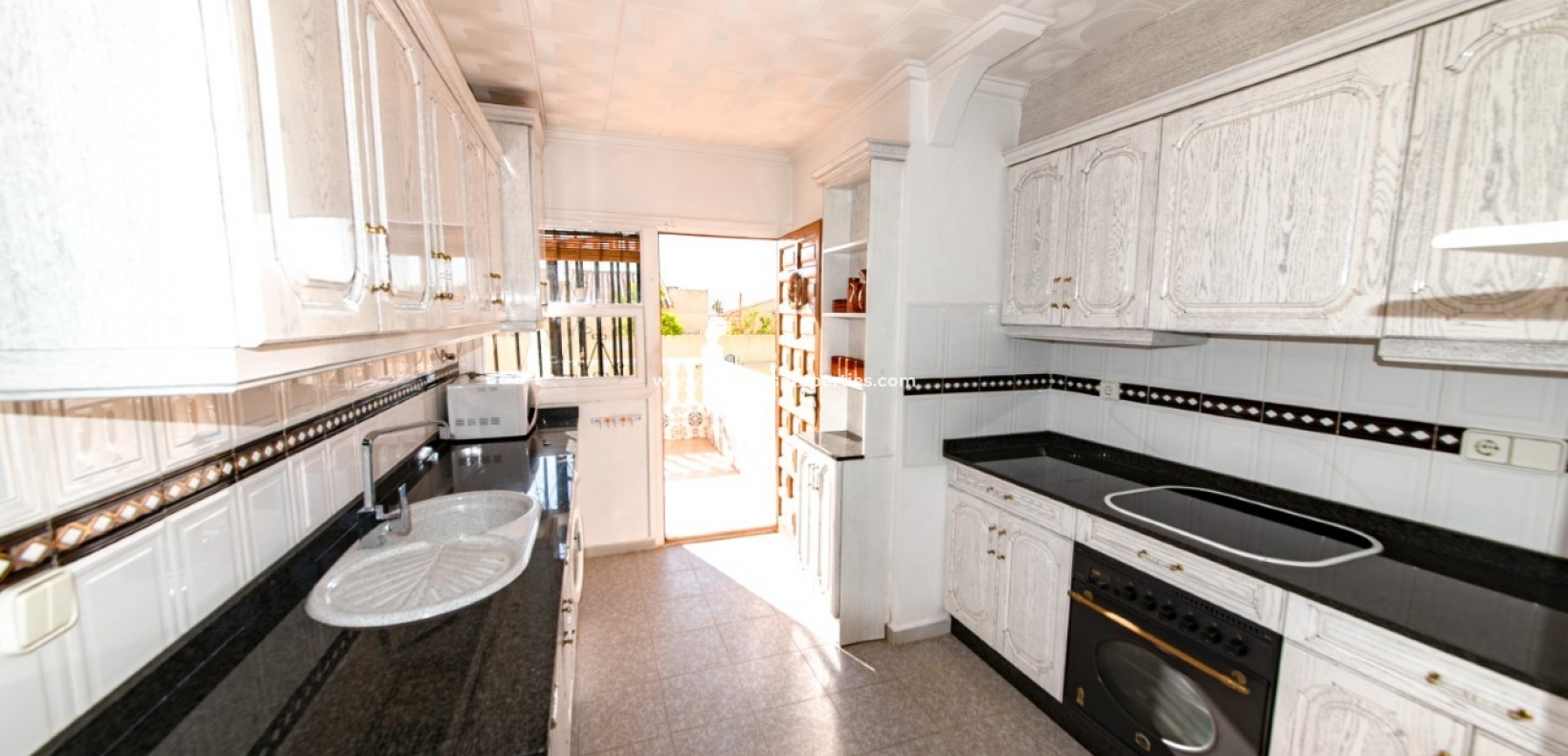 Wederverkoop - Vrijstaande Villa - Urb. La Marina