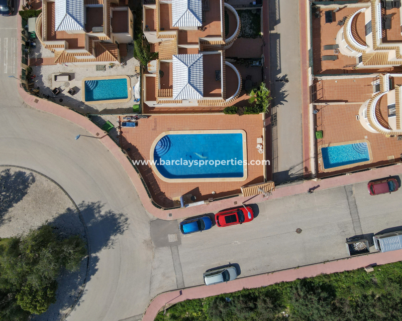 Wederverkoop - Vrijstaande Villa - Urb. La Marina