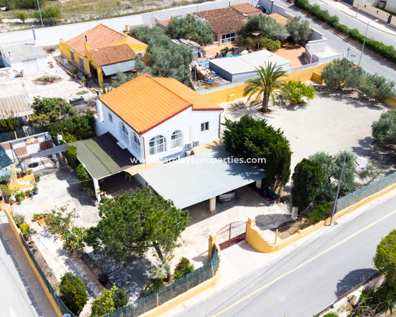 Wederverkoop - Vrijstaande Villa - Urb. La Marina