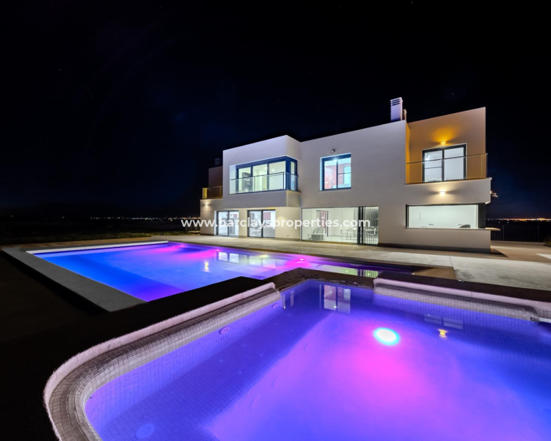 Wederverkoop - Vrijstaande Villa - Urb. La Marina