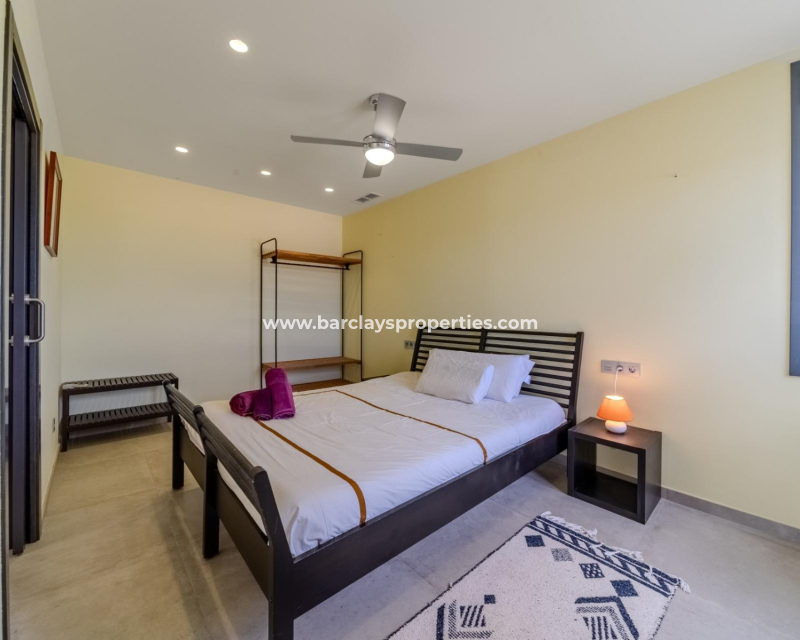 Wederverkoop - Vrijstaande Villa - Urb. La Marina