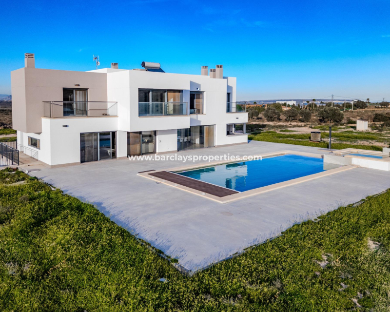 Wederverkoop - Vrijstaande Villa - Urb. La Marina