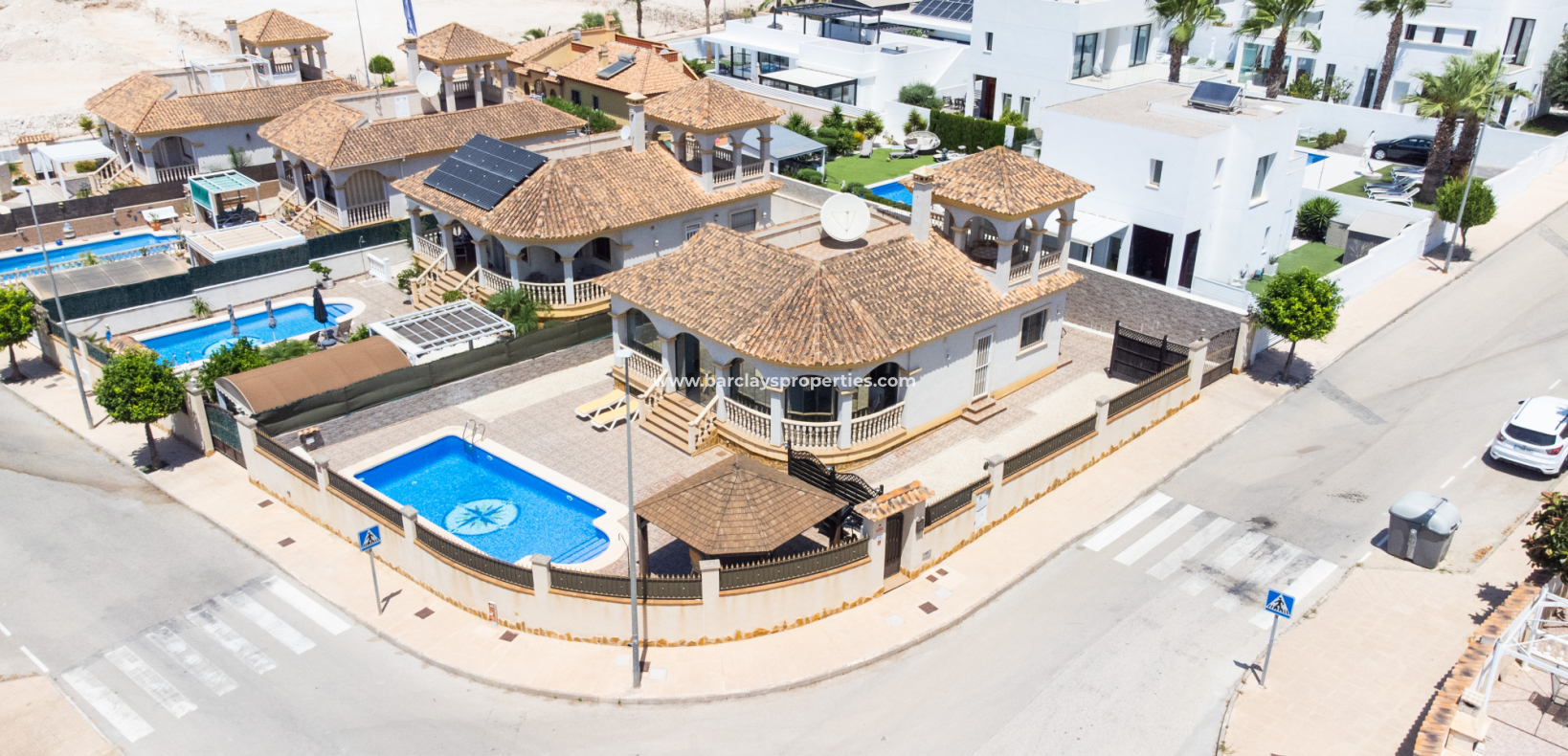 Wederverkoop - Vrijstaande Villa - Urb. La Marina