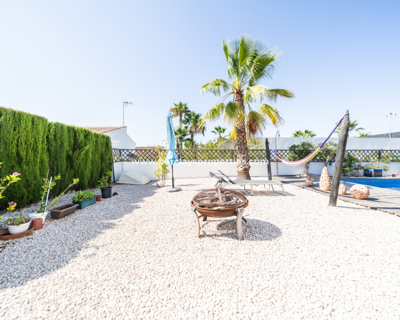 Wederverkoop - Vrijstaande Villa - Urb. La Marina