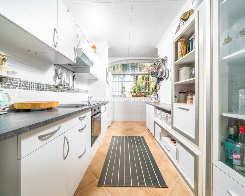 Wederverkoop - Vrijstaande Villa - Urb. La Marina