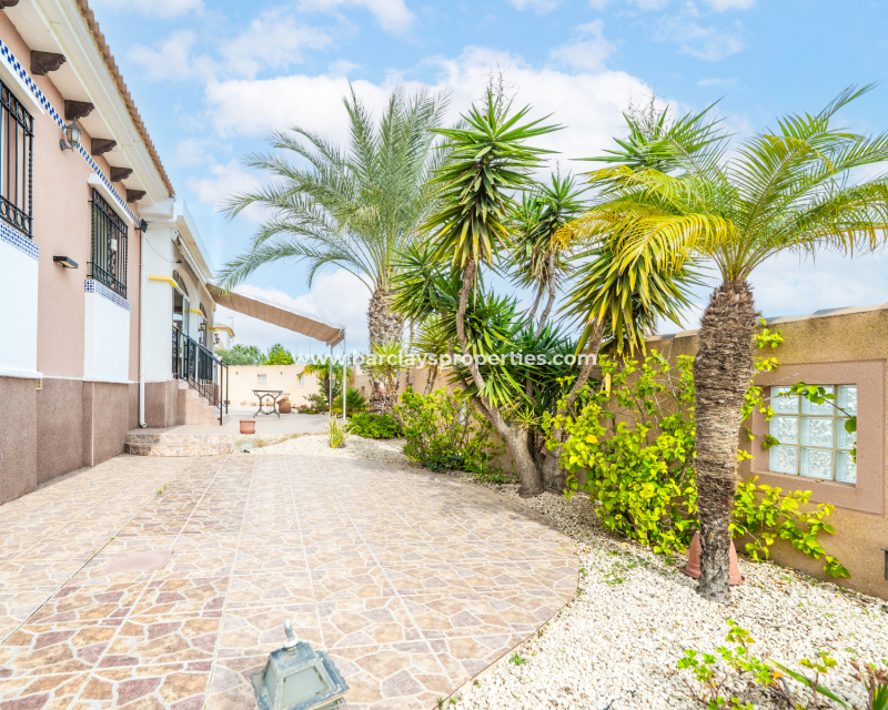 Wederverkoop - Vrijstaande Villa - Urb. La Marina