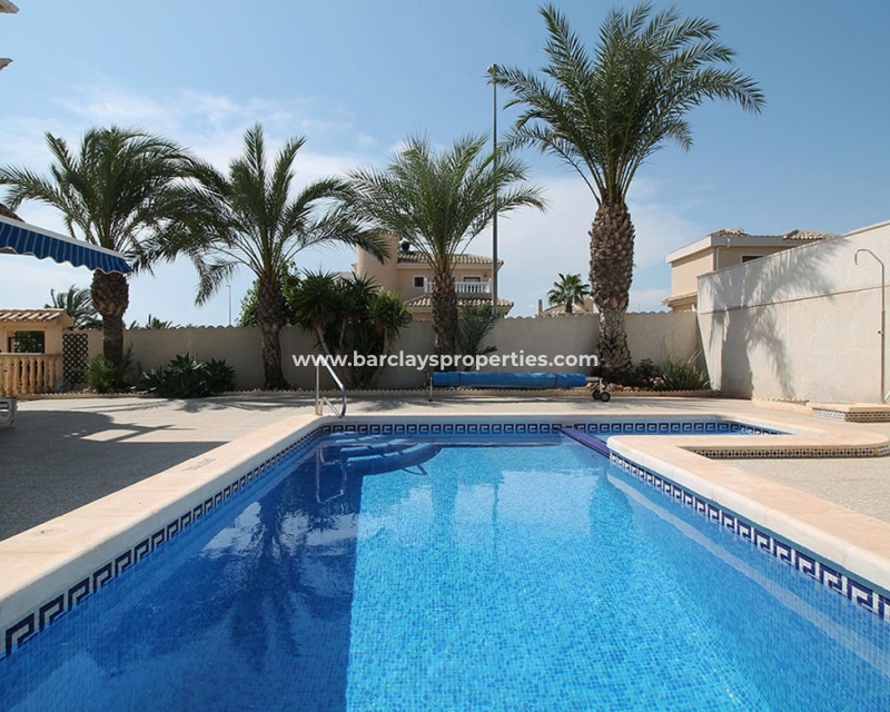 Wederverkoop - Vrijstaande Villa - Urb. La Marina