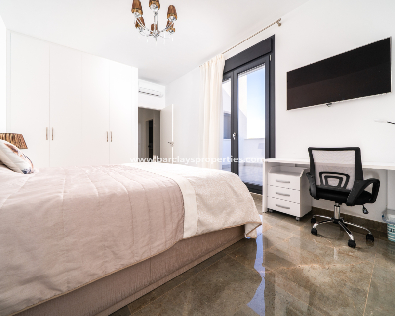 Wederverkoop - Vrijstaande Villa - Urb. La Marina