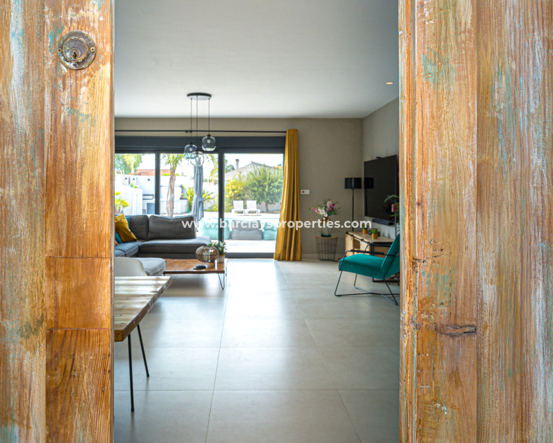 Wederverkoop - Vrijstaande Villa - Urb. La Marina