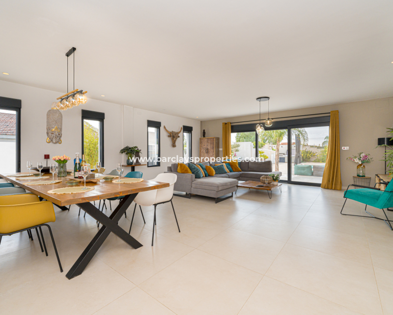 Wederverkoop - Vrijstaande Villa - Urb. La Marina