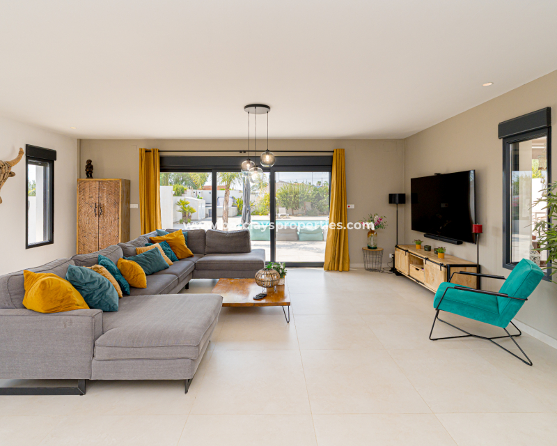 Wederverkoop - Vrijstaande Villa - Urb. La Marina