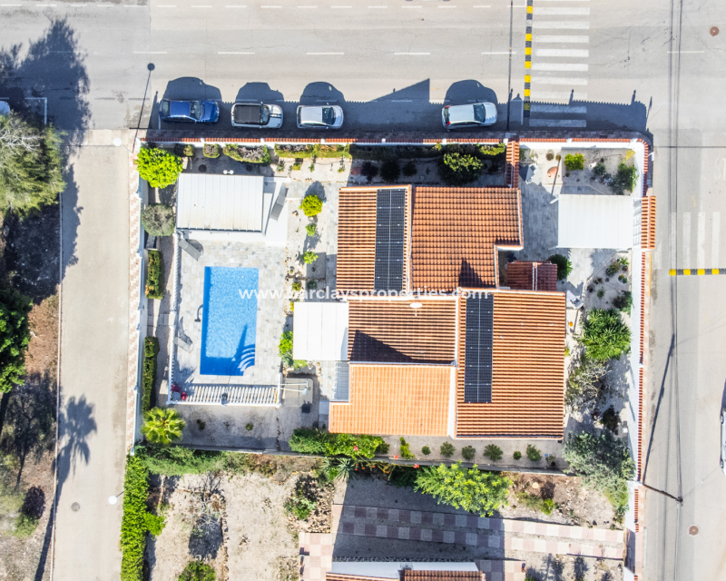 Wederverkoop - Vrijstaande Villa - Urb. La Marina