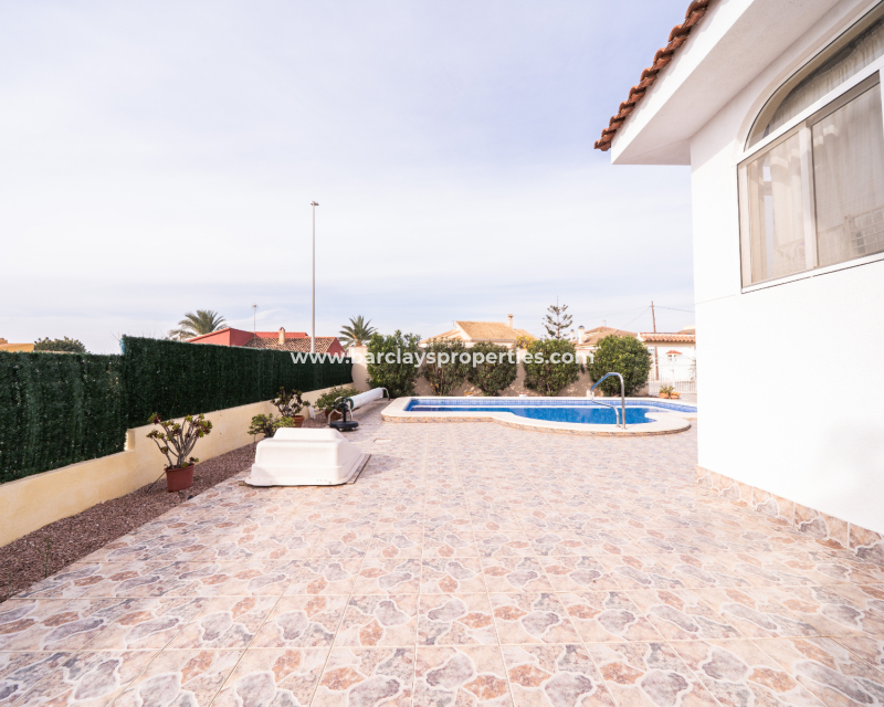 Wederverkoop - Vrijstaande Villa - Urb. La Marina