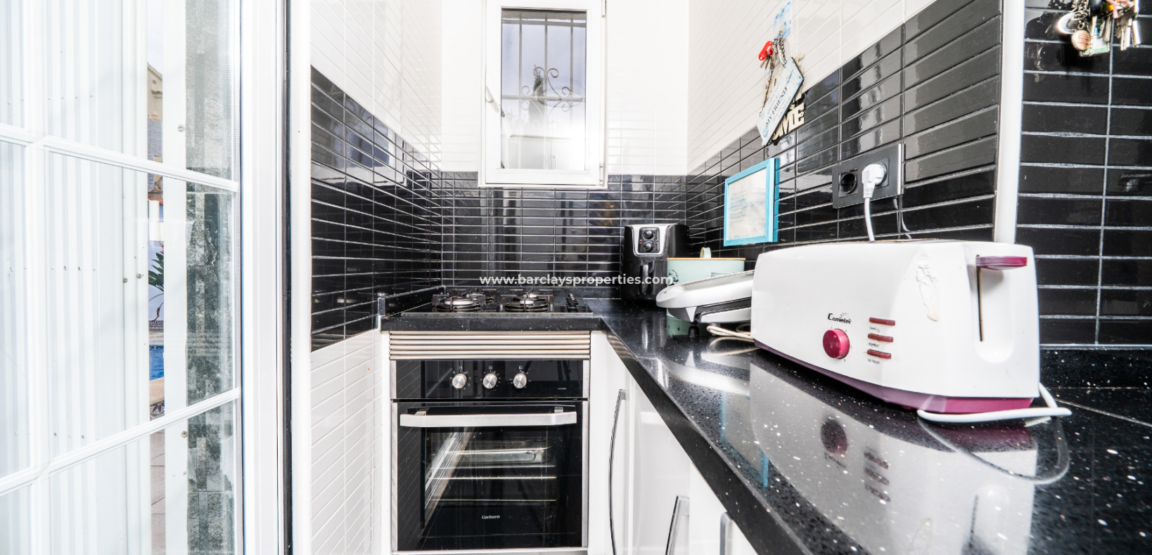 Wederverkoop - Vrijstaande Villa - Urb. La Marina