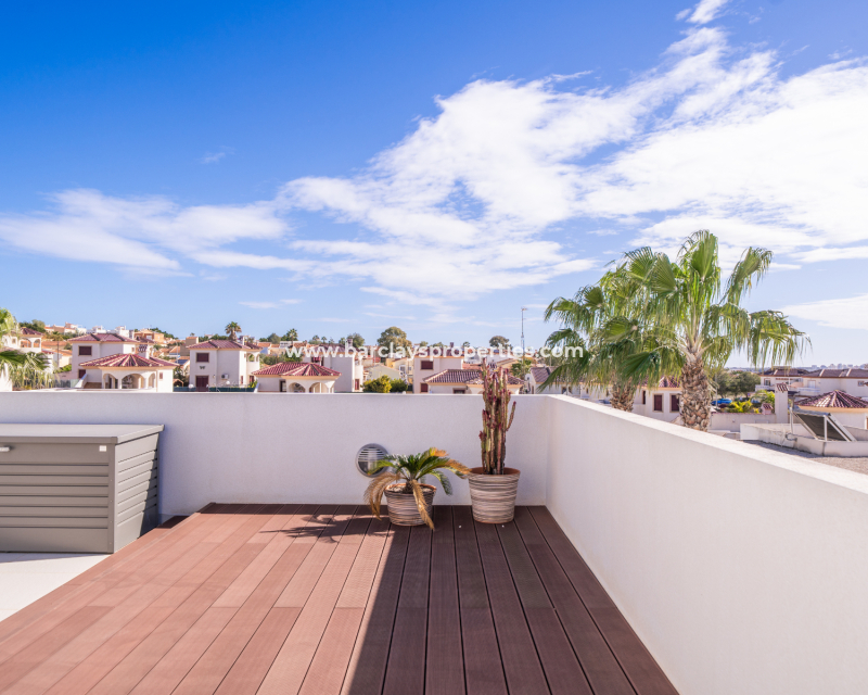 Wederverkoop - Vrijstaande Villa - Urb. La Marina