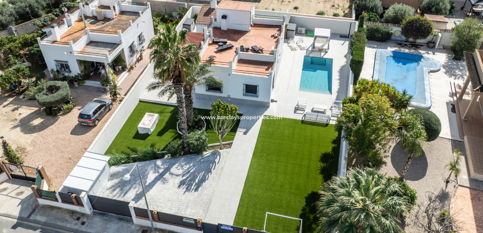 Wederverkoop - Vrijstaande Villa - Urb. La Marina