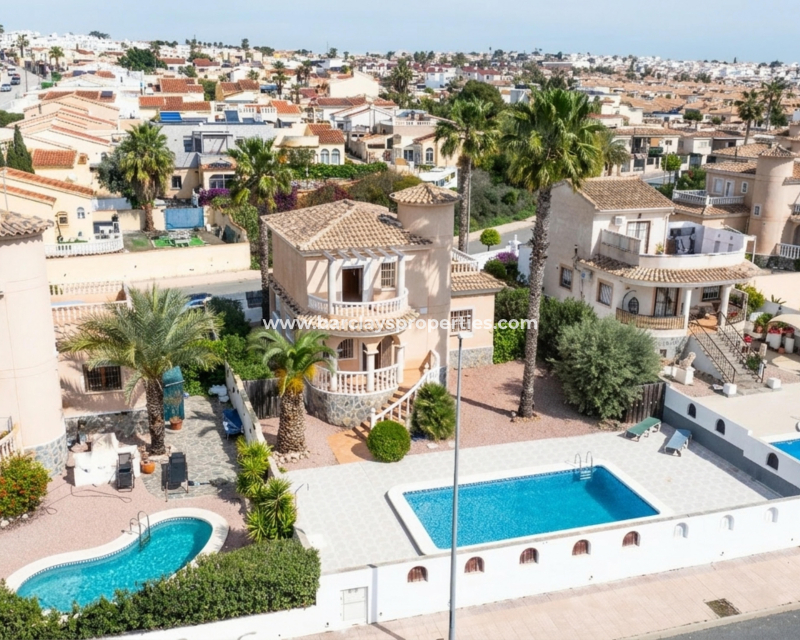 Wederverkoop - Vrijstaande Villa - Urb. La Marina