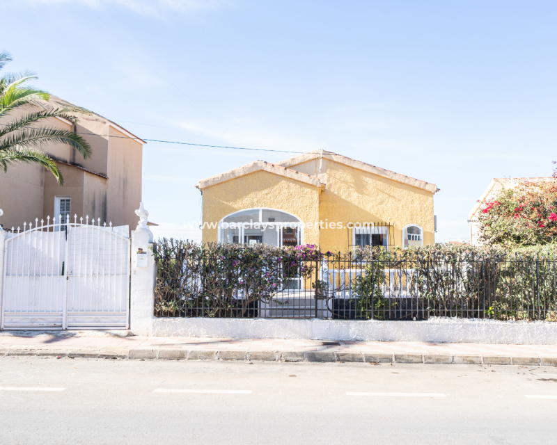 Wederverkoop - Vrijstaande Villa - Urb. La Marina