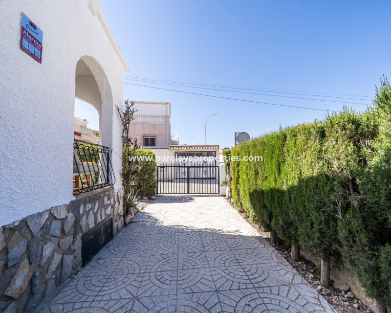 Wederverkoop - Vrijstaande Villa - Urb. La Marina