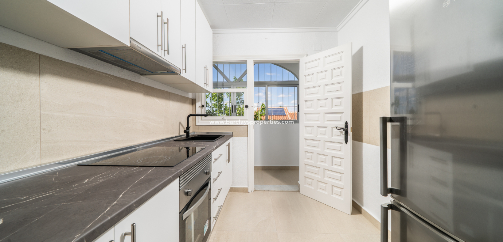 Wederverkoop - Vrijstaande Villa - Urb. La Marina